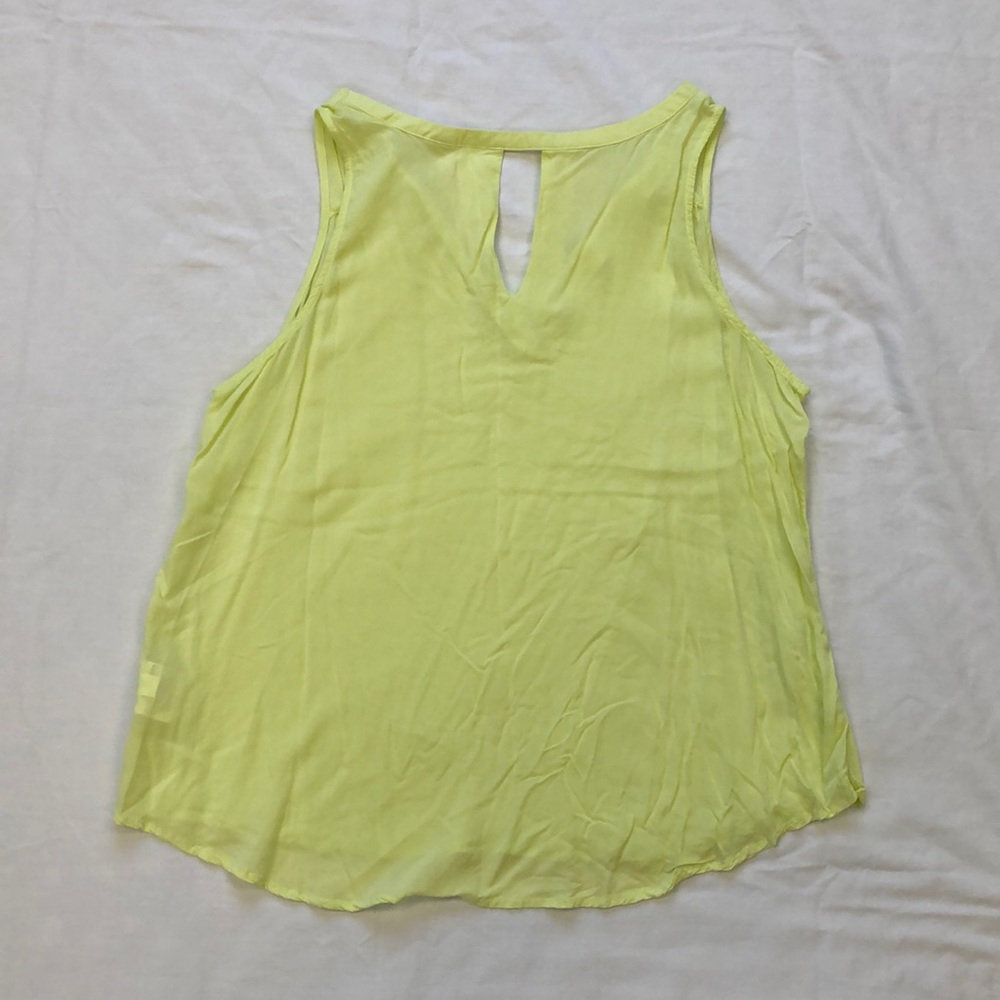 🎉HP🎉 Old Navy XL V-neck Tank Top - Picture 4 of 6